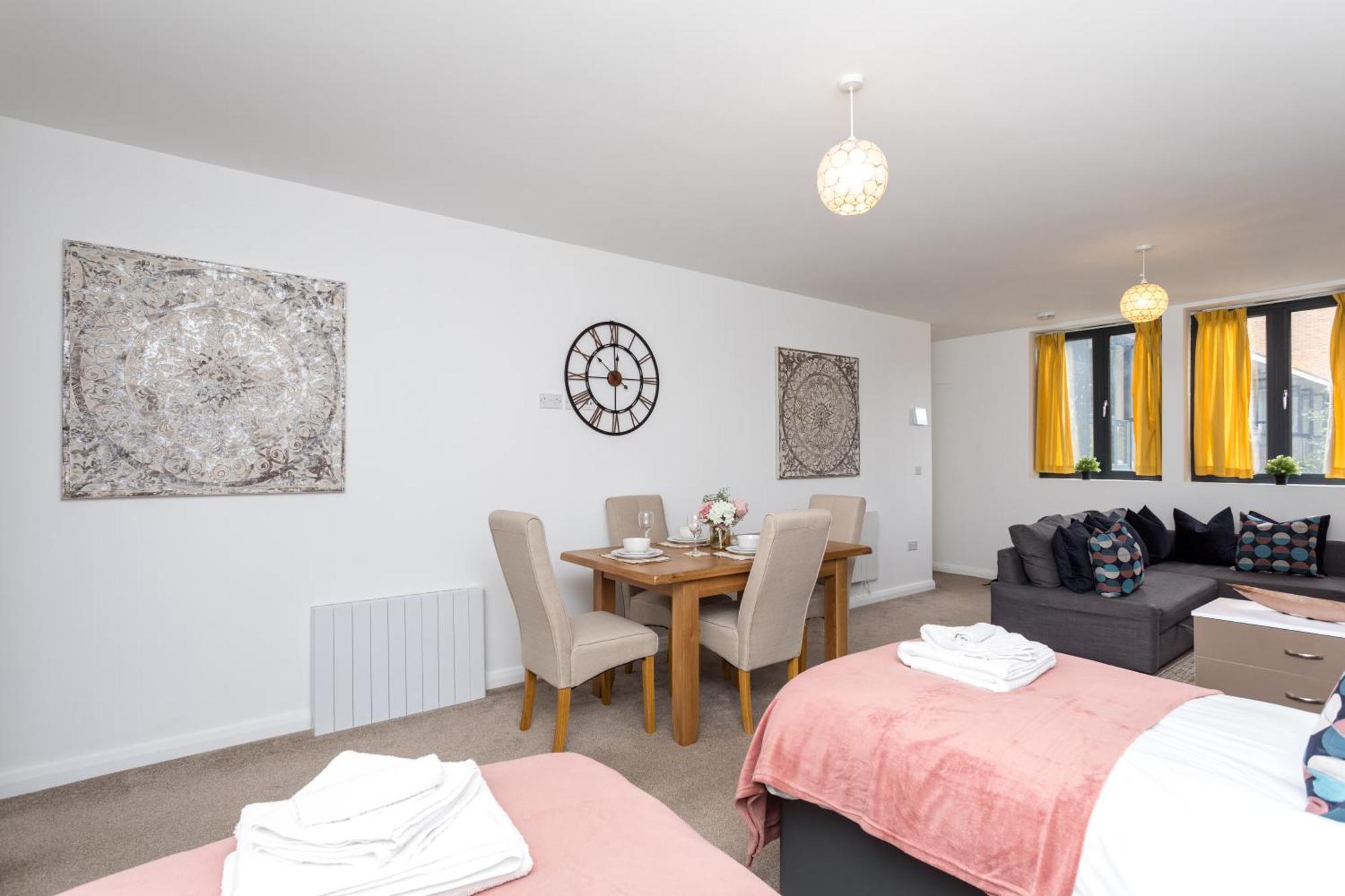 Flat 7- Spacious Studio Flat In The Heart Of Crawley Exterior photo